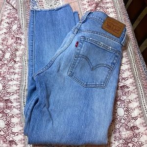 Levi’s wedgie fit jeans